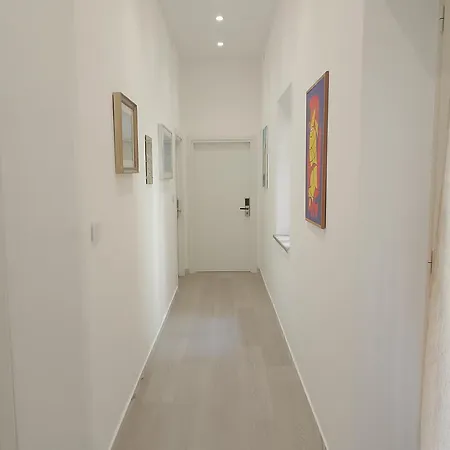 Trivia Rent בית הארחה *